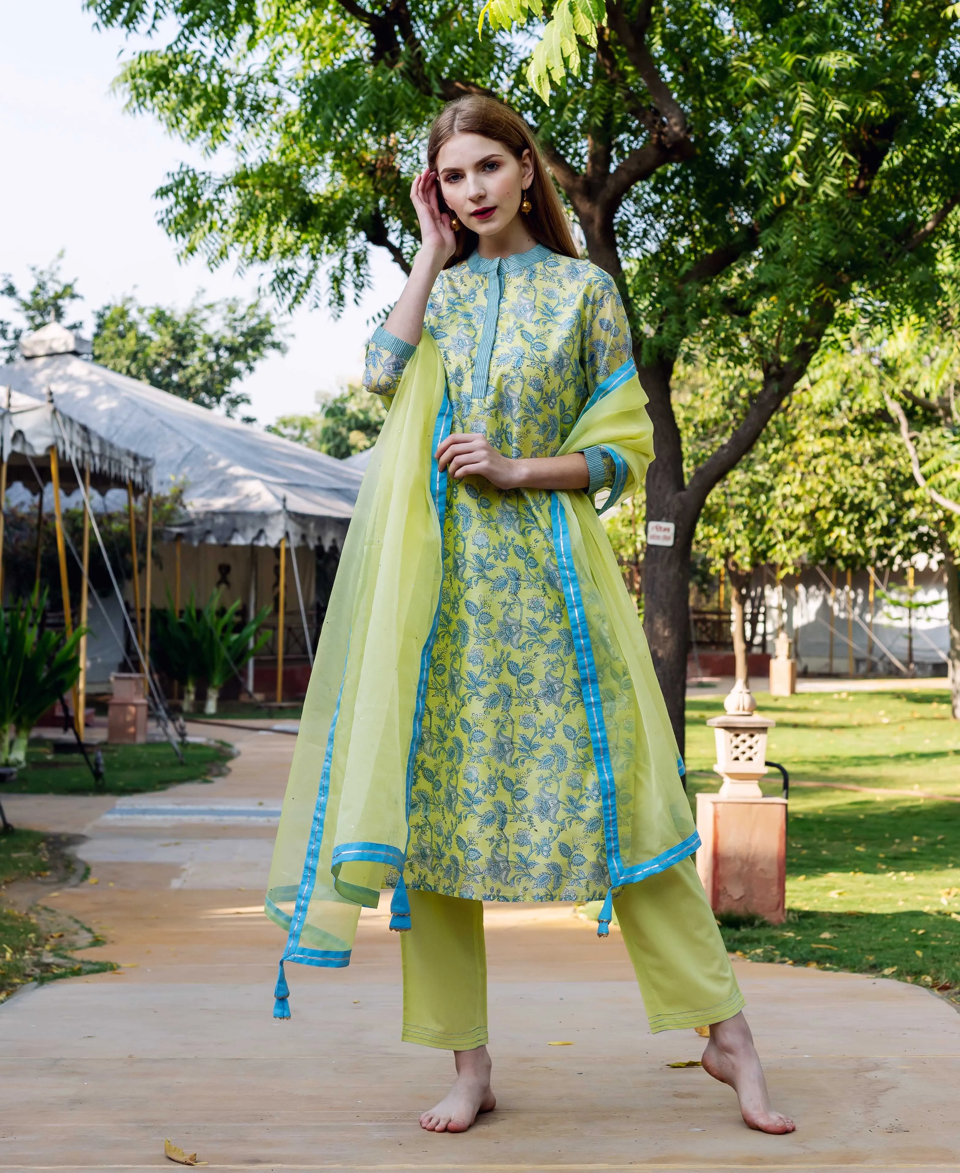 Bhaavya Green Chanderi Straight Kurta