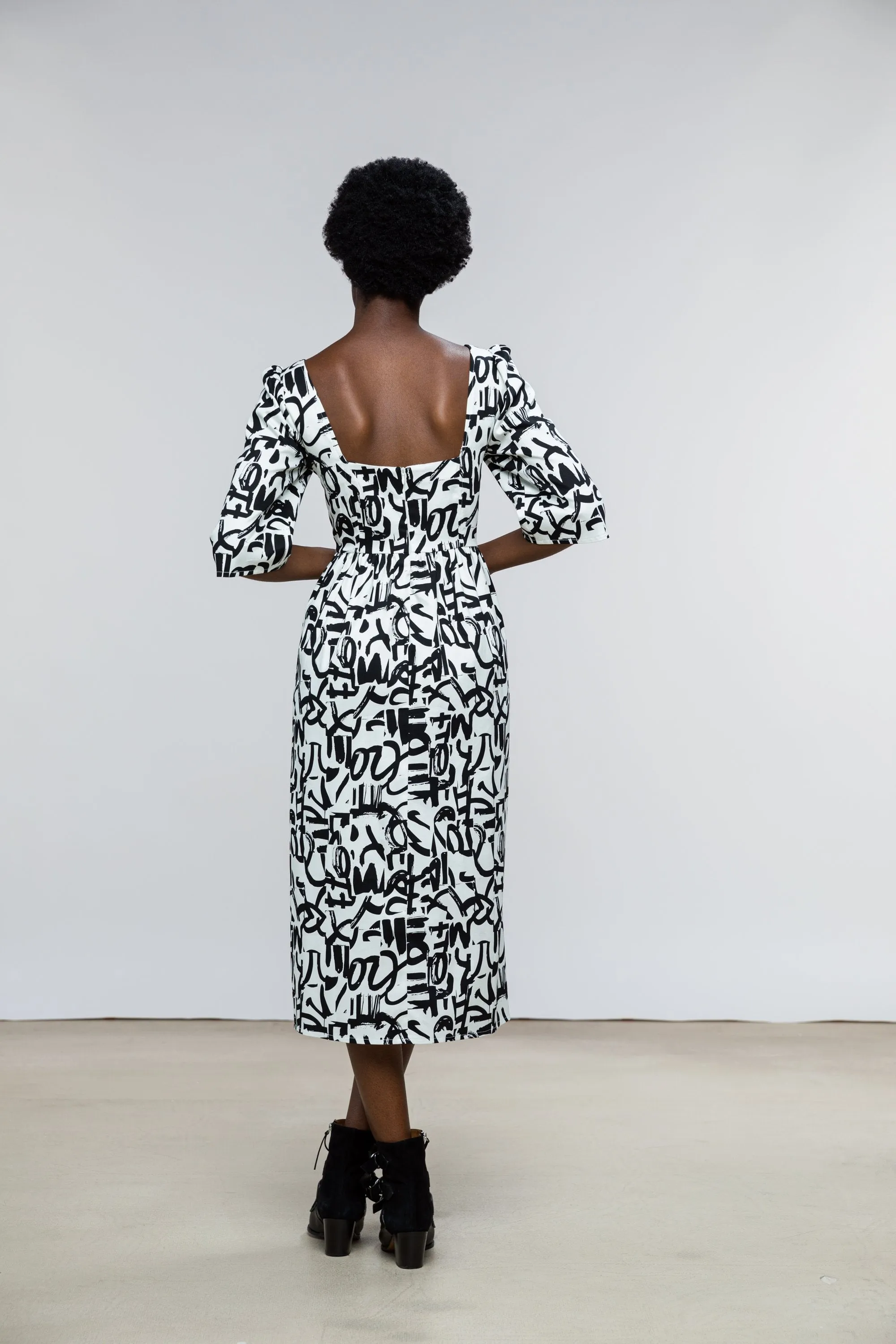 Suzan Dress / Milk   Black Brushstroke Cotton